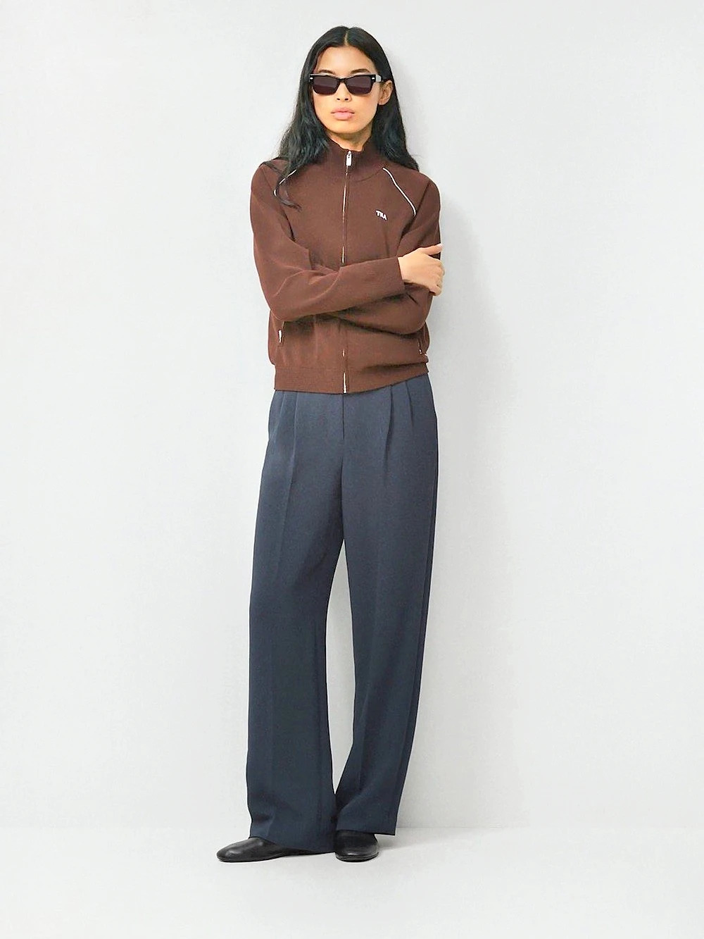 Aritzia
The Effortless Pant™ - Crepette™ SHORT in dark night navy
